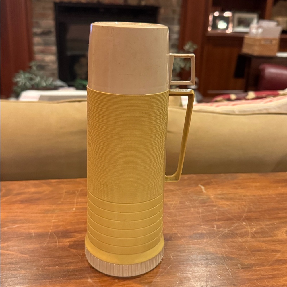 Vintage Thermos King Seely Pint Size Vacuum Bottle Lidded Cup Goldenrod Cream